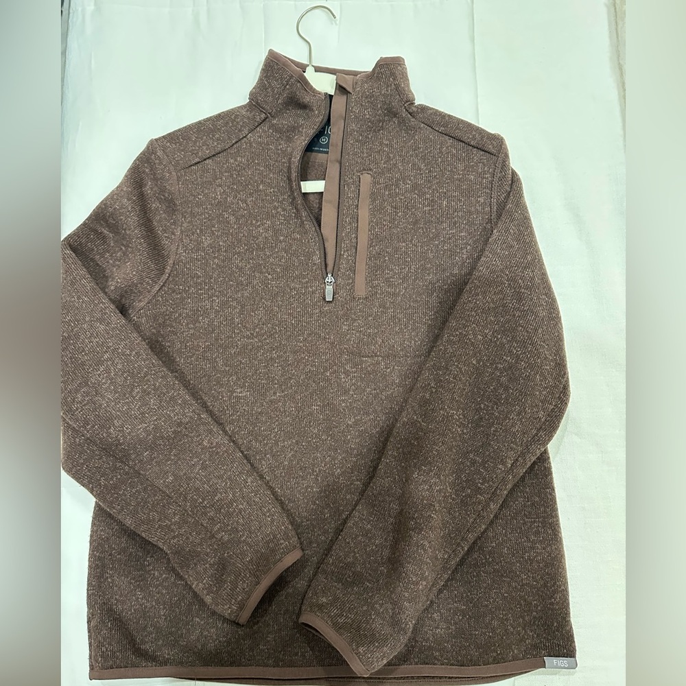 Figs on shift 1/4 zip